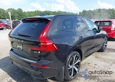 2023 Volvo Xc60 B6 Ultimate Dark Theme z USA, uszkodzony, nr VIN YV4062RXXP1310880